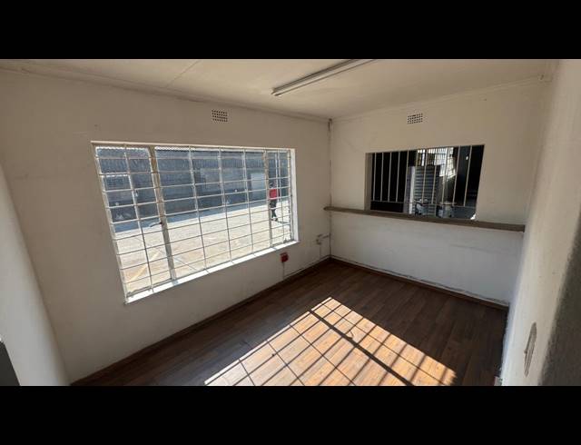 475M² WAREHOUSE TO LET IN WYNBERG